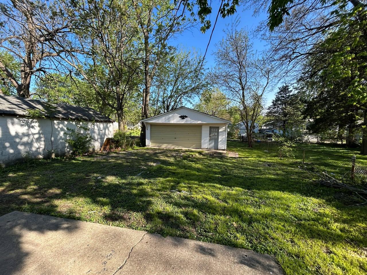 1544 E Hickory St #NA - Photo 7 of 8