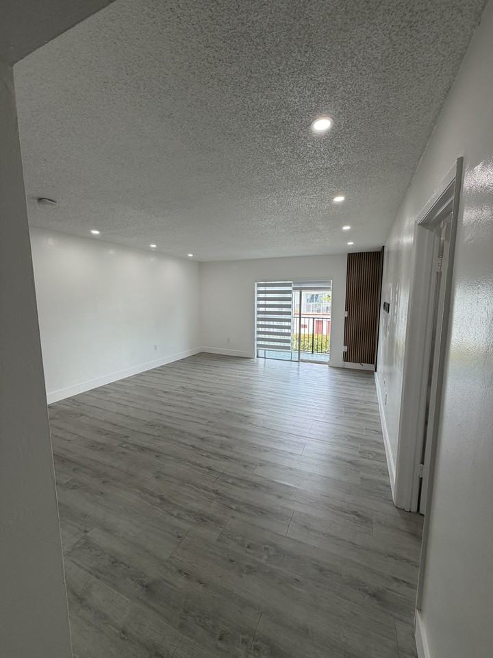 5731 Nw 37th St #211 - Photo 2 of 11