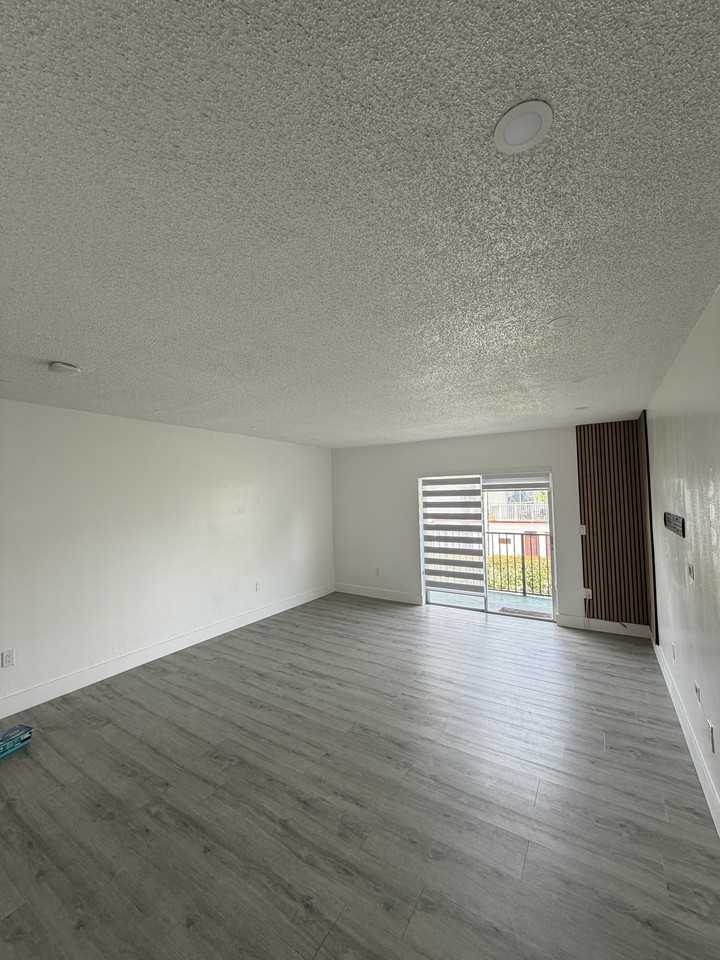 5731 Nw 37th St #211 - Photo 4 of 11