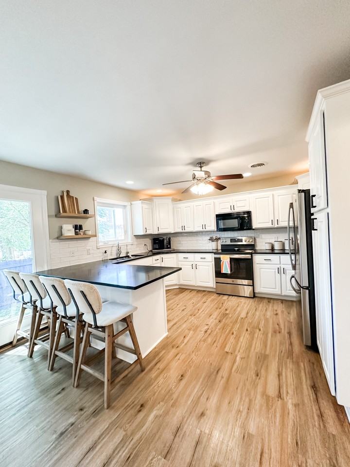 313 W 5th St #NA - Photo 5 of 20