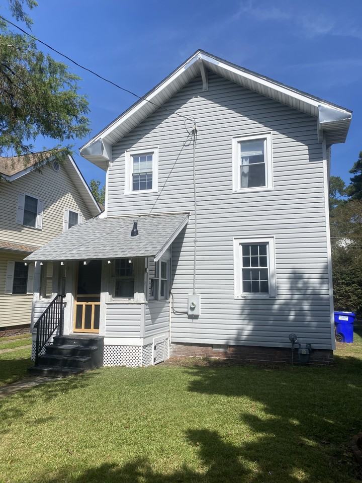 1605 Longwood Dr #NA - Photo 2 of 12