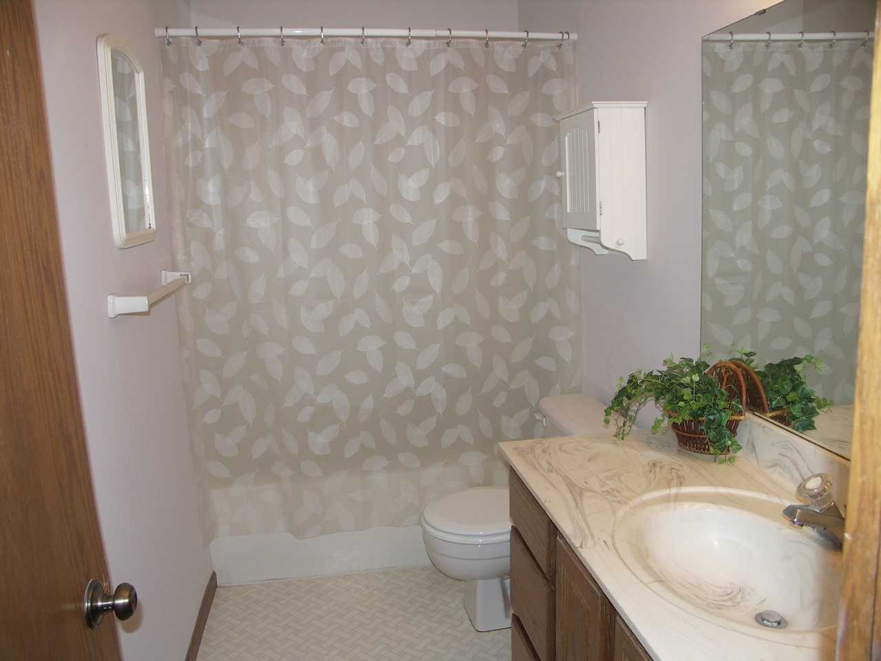 949 Jefferson Ln - Photo 4 of 8