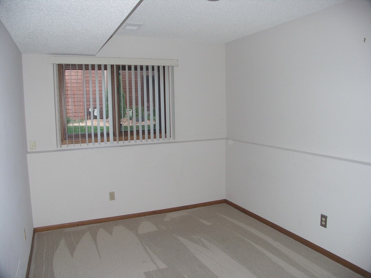 949 Jefferson Ln - Photo 5 of 8