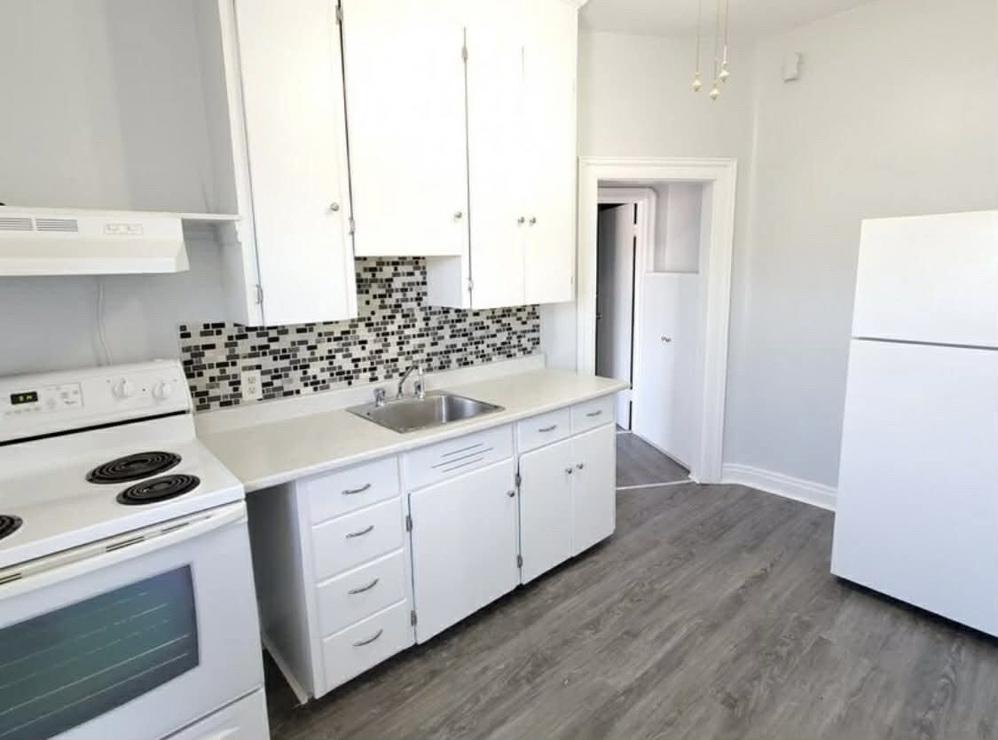 142 King St E - Photo 4 of 5