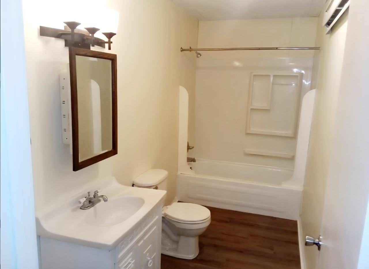 434 W Madison St #NA - Photo 5 of 6