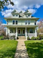 featured image of 34 Hereford St