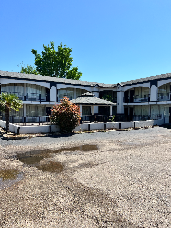 3602 N State Line Ave - Photo 2 of 18