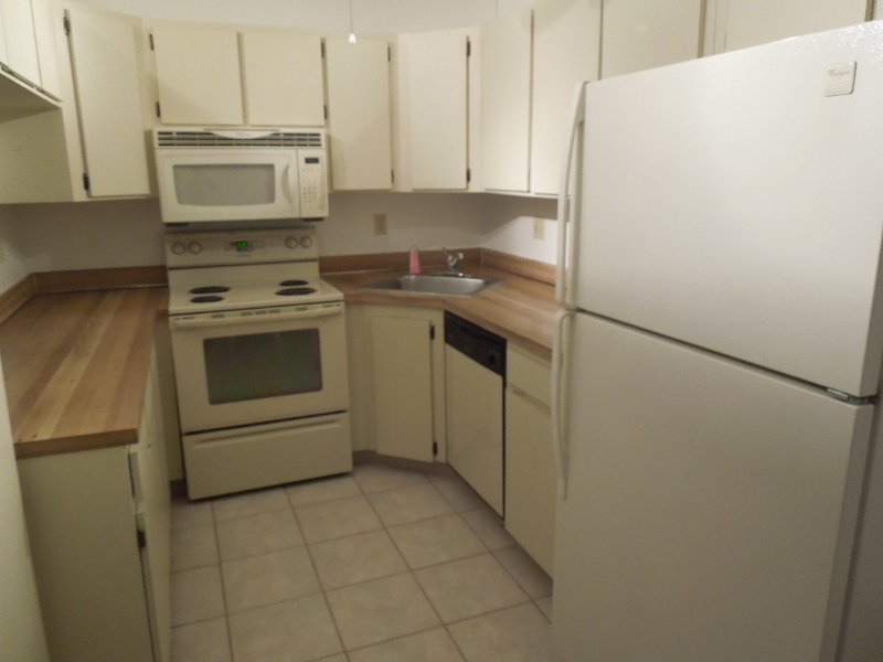 2699 Pine Ridge Way E - Photo 4 of 20