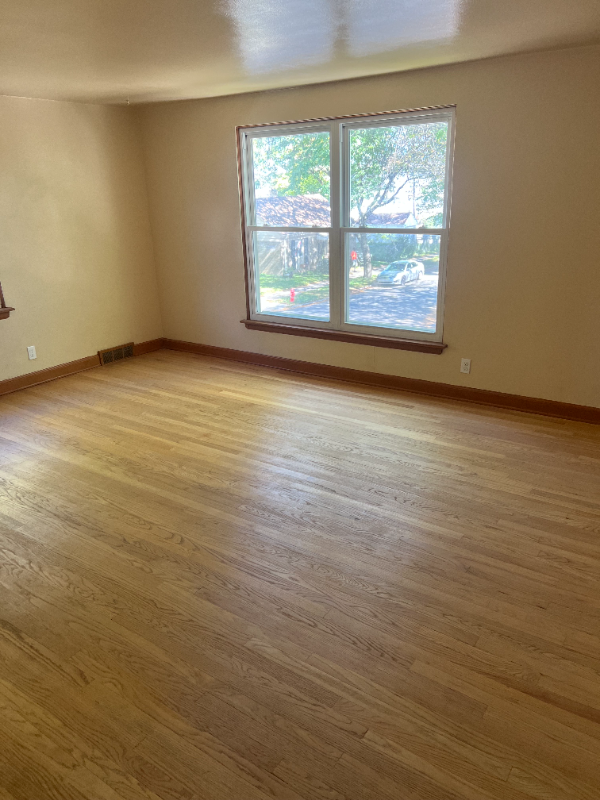 3291 N 36th St - Photo 3 of 8