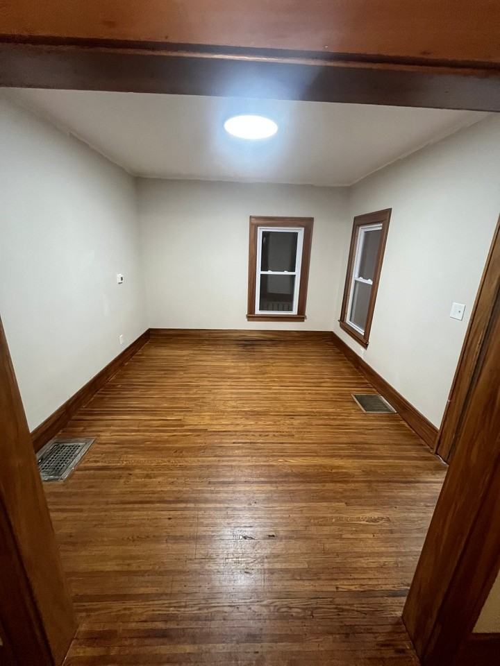 1079 Garson Ave - Photo 2 of 10