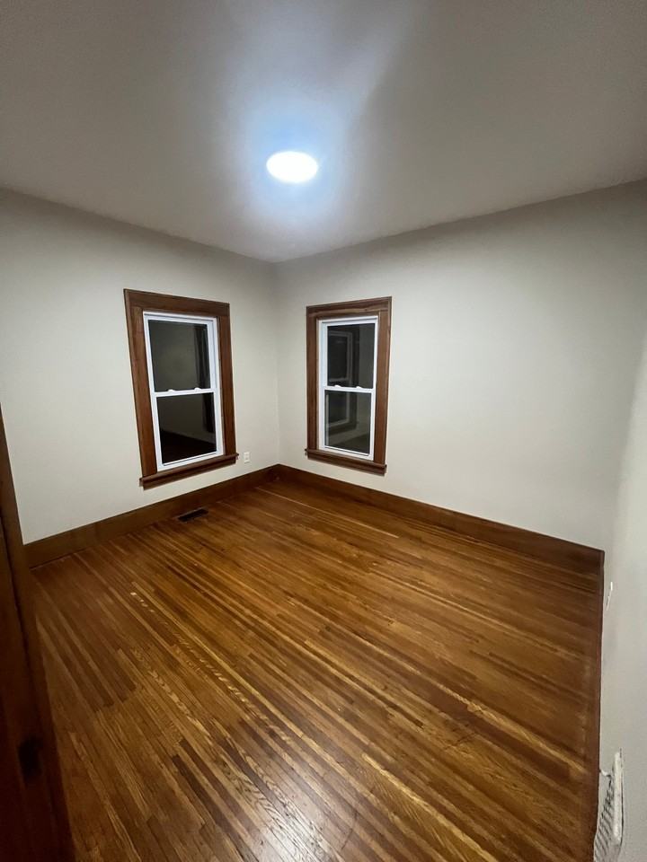 1079 Garson Ave - Photo 6 of 10