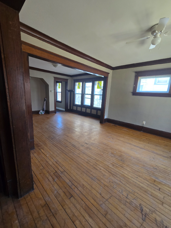 2566 N 40th St - Photo 3 of 15