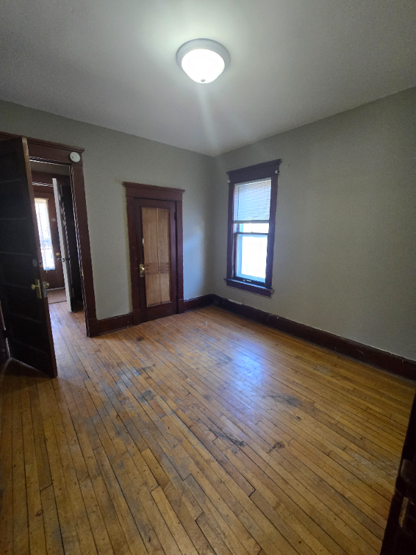 2566 N 40th St - Photo 5 of 15