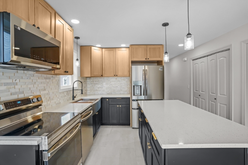 53 Comstock Ave #1 - Photo 3 of 19