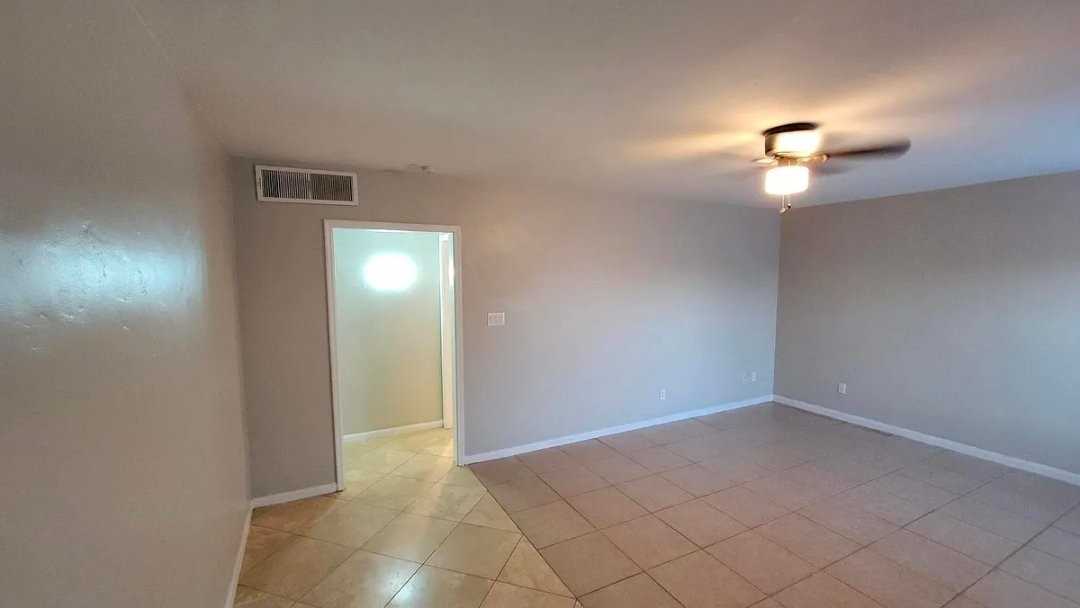 730 E 1st St - Photo 3 of 20