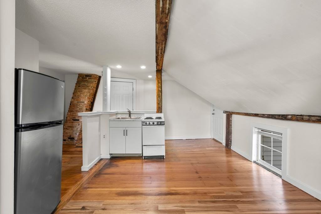 22 Winthrop St #5 - Photo 3 of 10