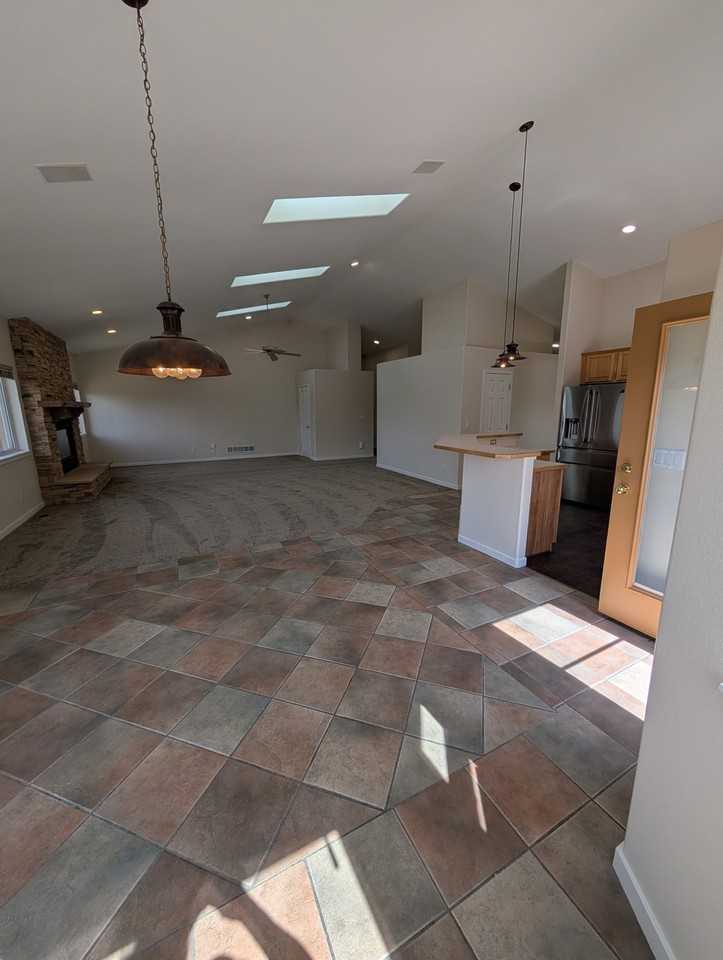 5995 Burgess Rd - Photo 6 of 44