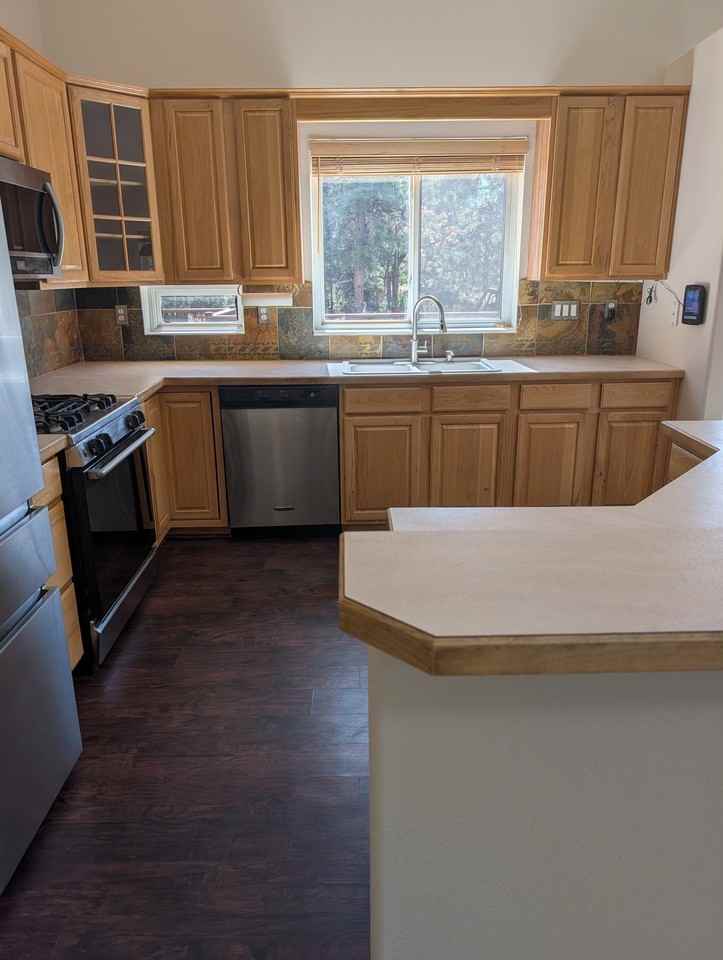 5995 Burgess Rd - Photo 7 of 44