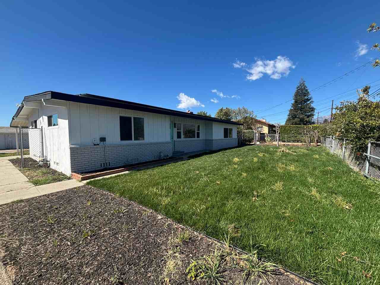 1211 Pennsylvania Ave - Photo 2 of 18