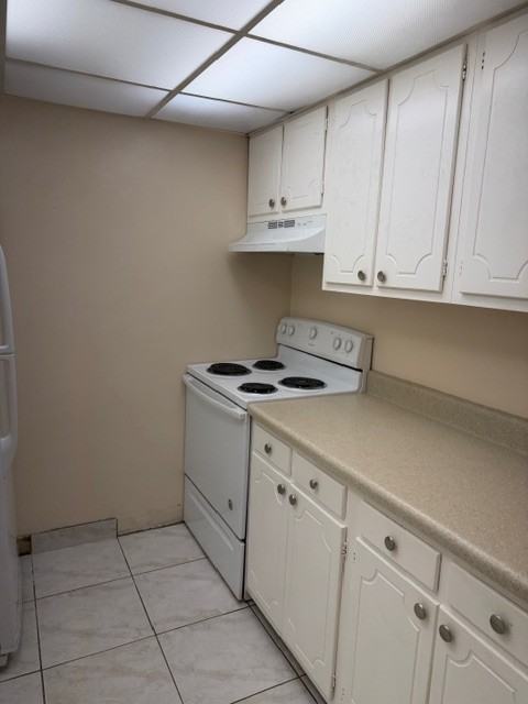 315 N Lake Dr #6 - Photo 3 of 9