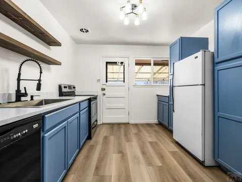 1632 Hollywood Dr - Photo 5 of 10