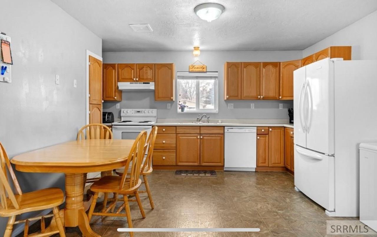 237 S 4th W #239 - Photo 7 of 19