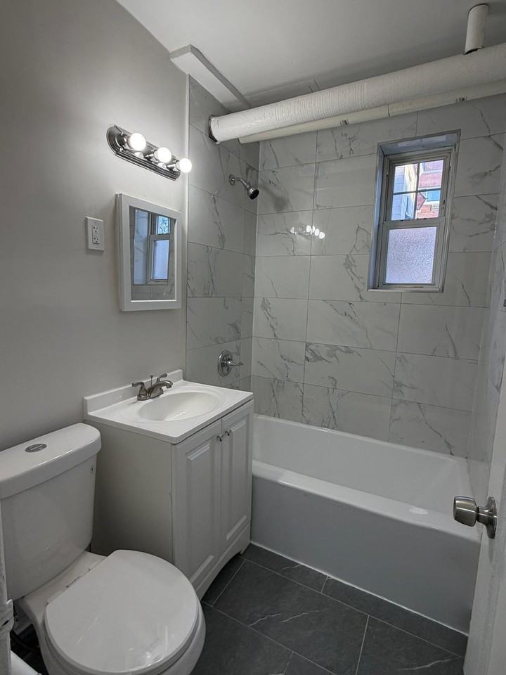 216 N.Arlighton #H2 - Photo 2 of 4