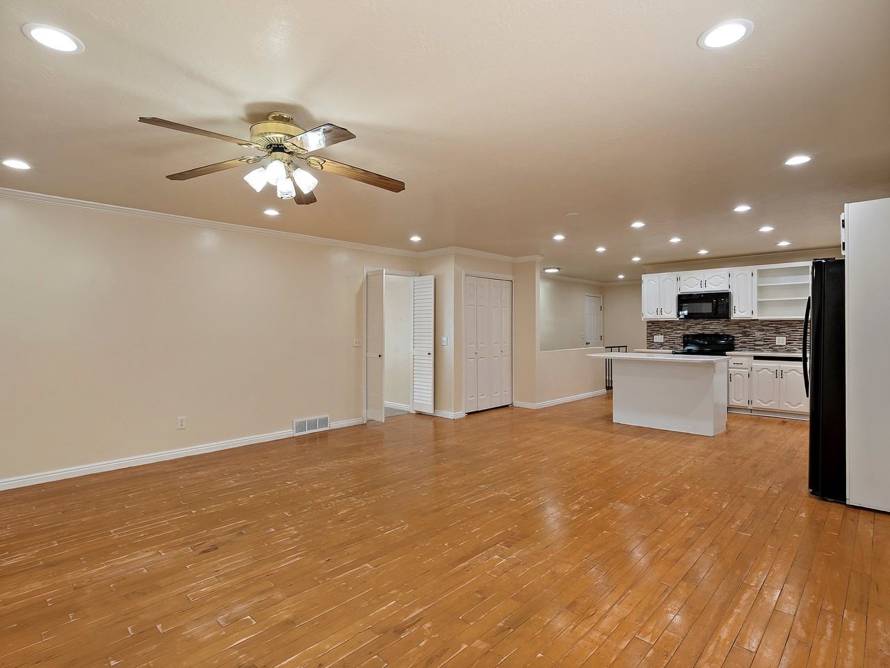 6438 S Tamra Dr - Photo 3 of 20