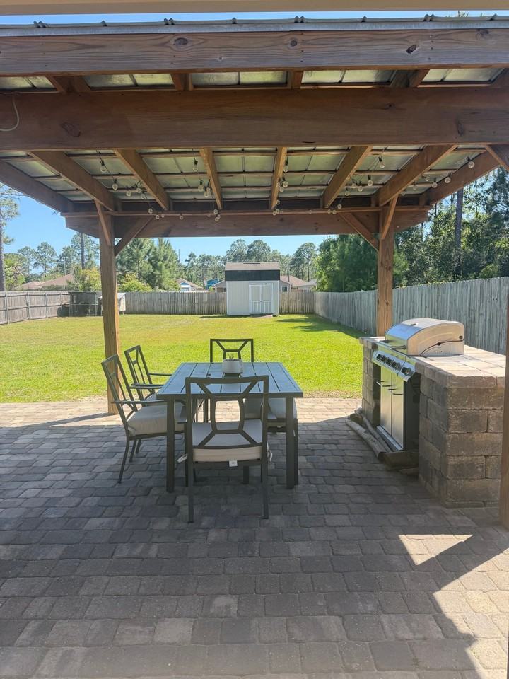 8181 Sierra St - Photo 4 of 14