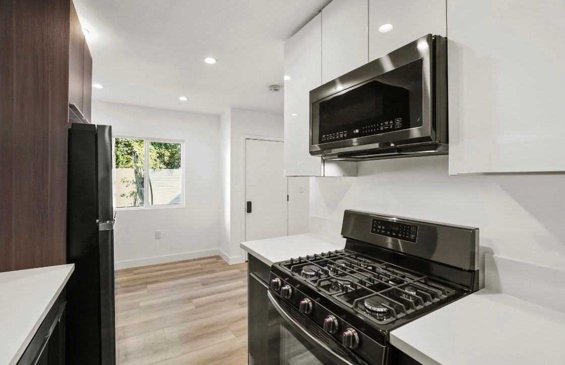 2561 W Ave #5 - Photo 2 of 16