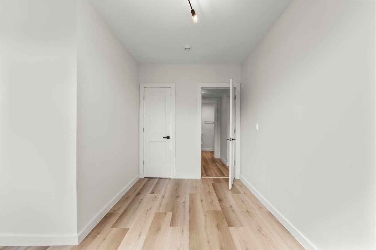 431 411 #8 - Photo 6 of 17