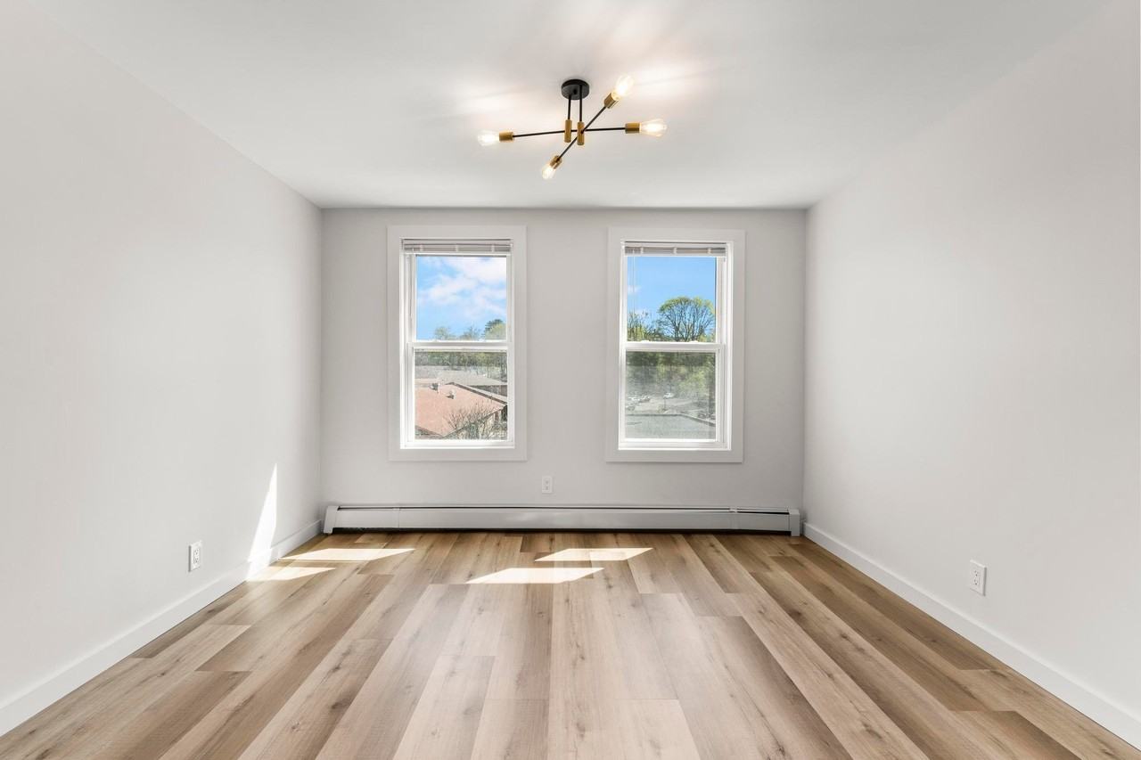 431 411 #16 - Photo 2 of 17