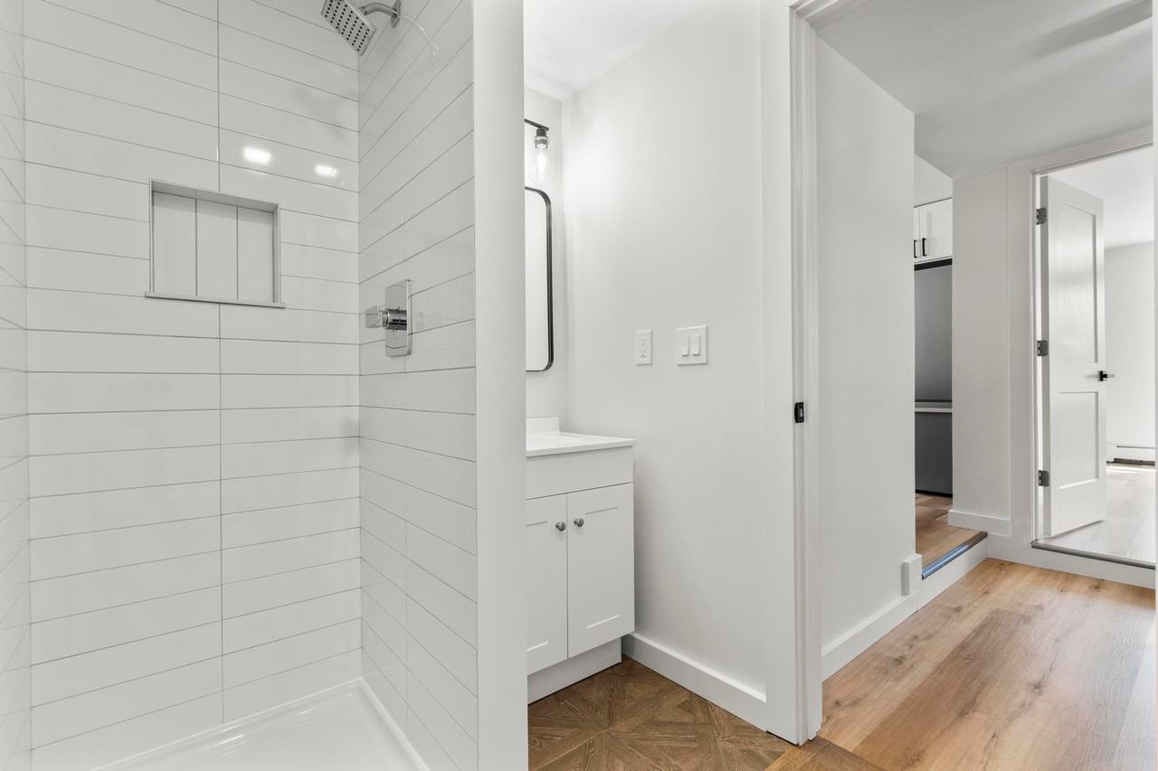 431 411 #16 - Photo 6 of 17