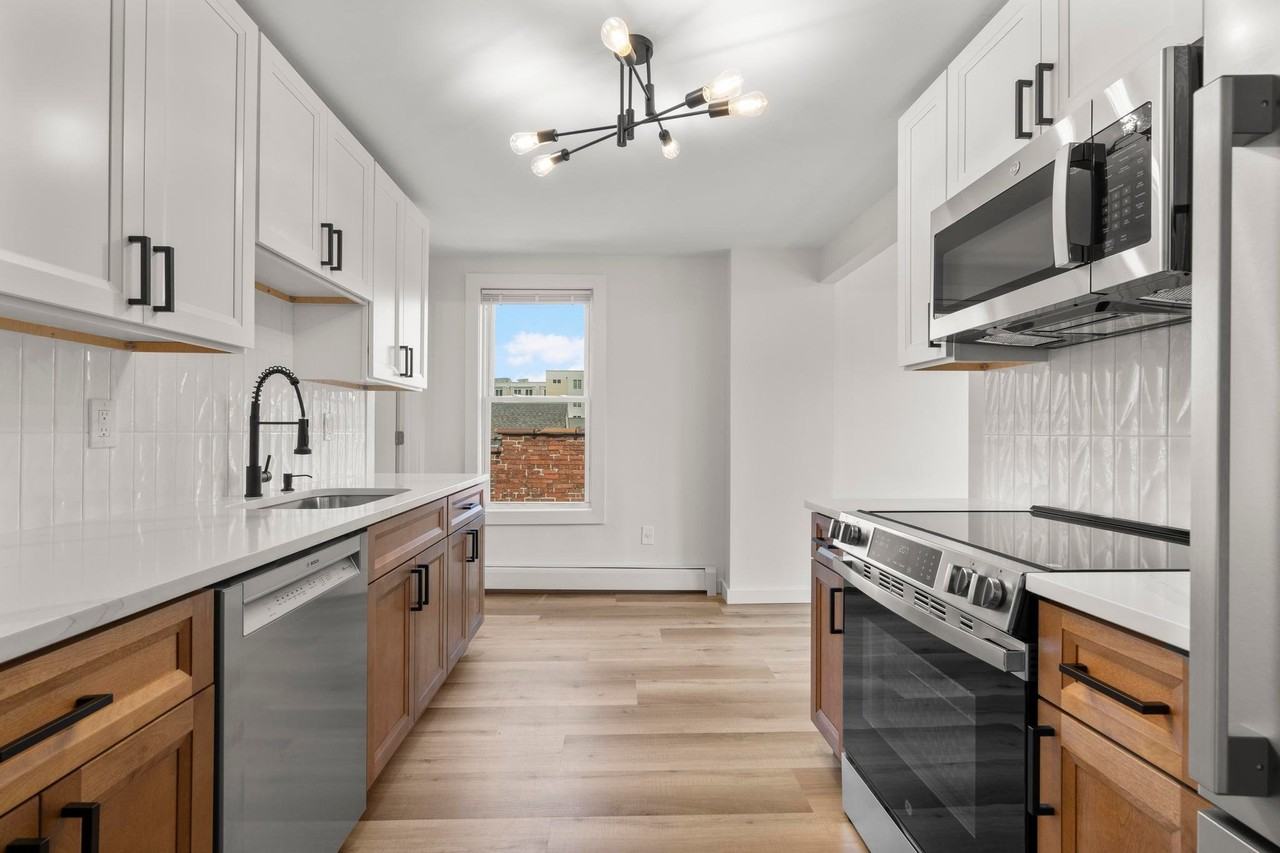 431 411 #16 - Photo 7 of 17