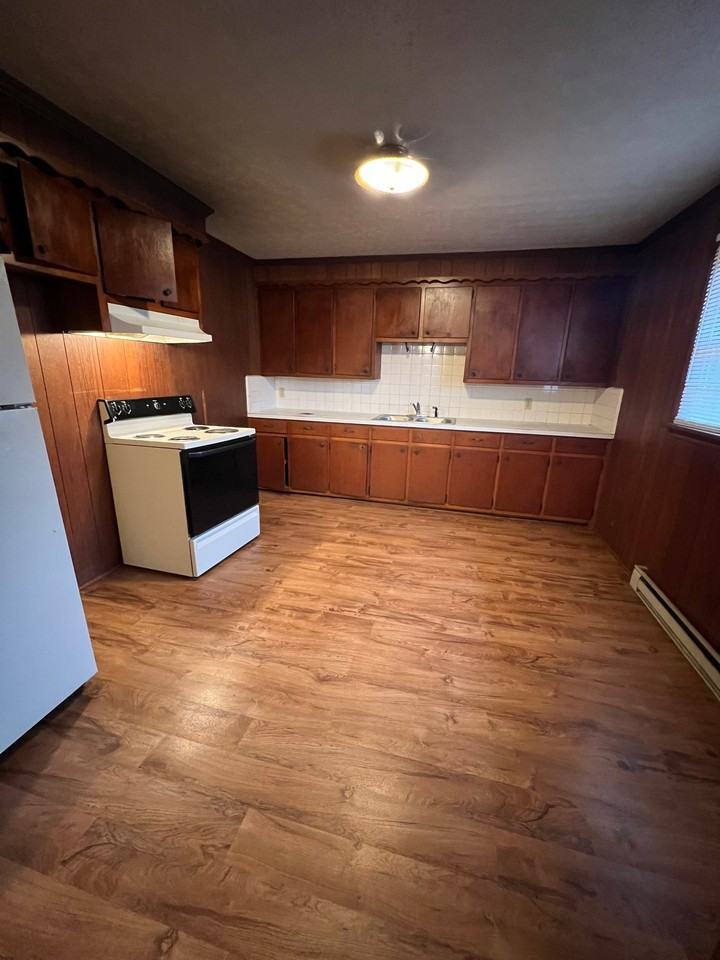 1244 Crewdson Dr #A - Photo 3 of 6