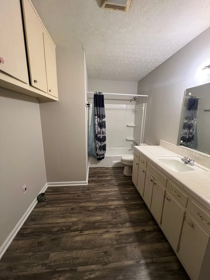 1244 Crewdson Dr #A - Photo 5 of 6