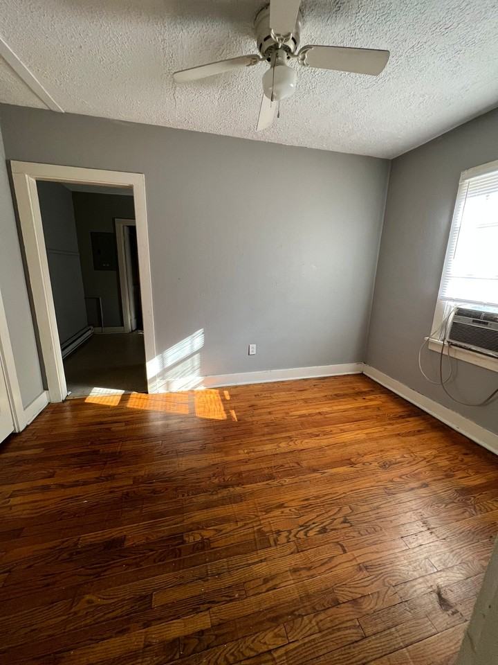 118 E 12th Ave #4 - Photo 2 of 4