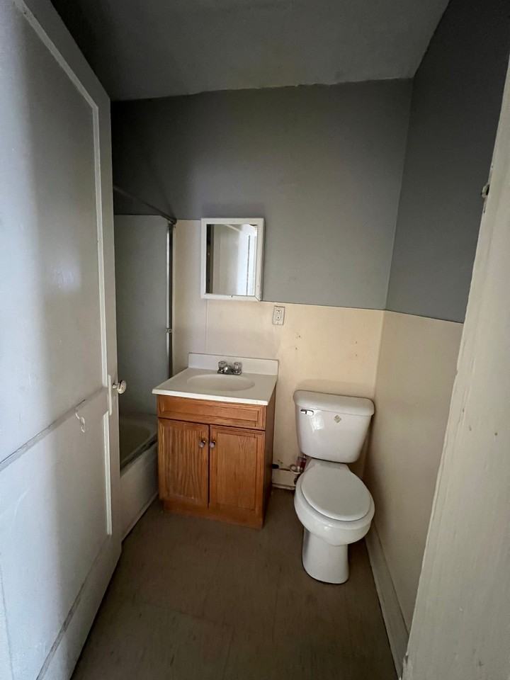 118 E 12th Ave #4 - Photo 4 of 4