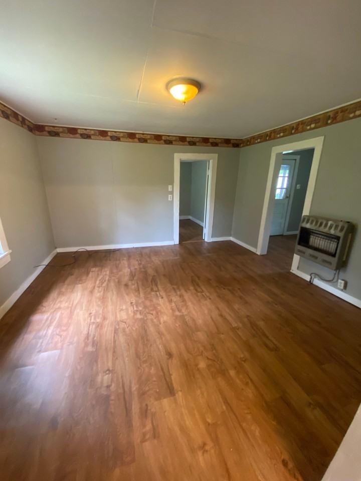 126 Lakeview Dr - Photo 5 of 9