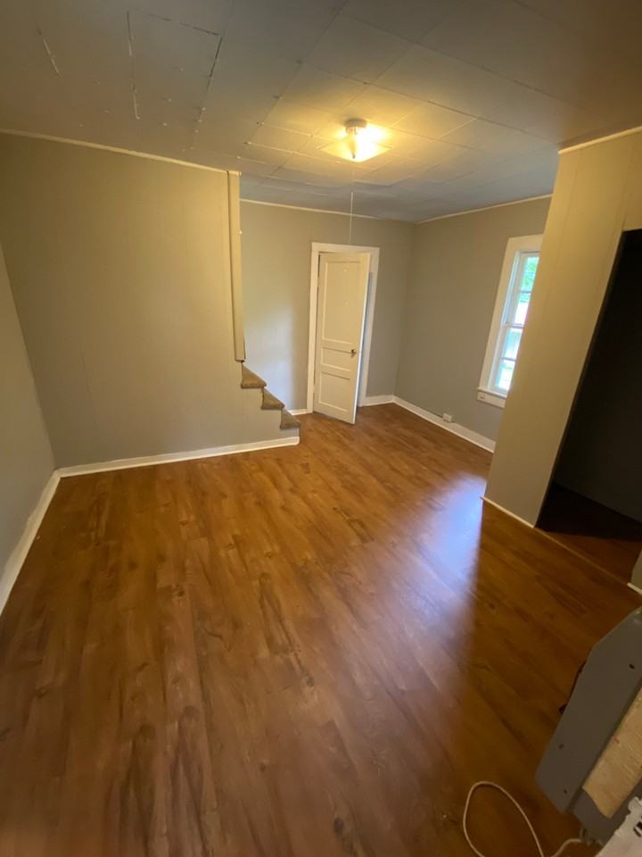 126 Lakeview Dr - Photo 7 of 9