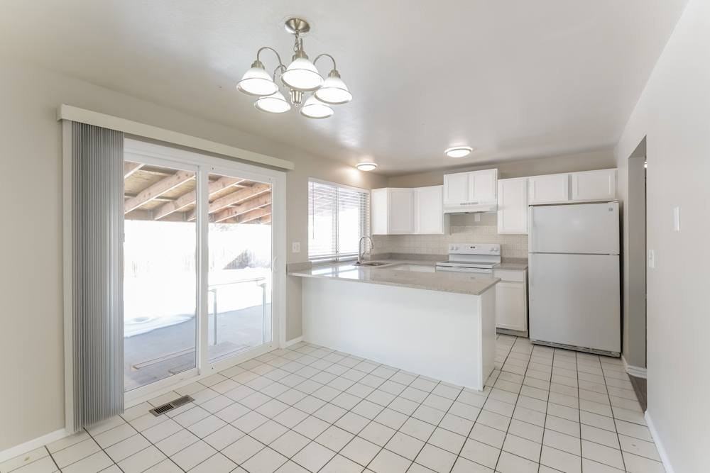 2854 S Mobile St - Photo 4 of 11