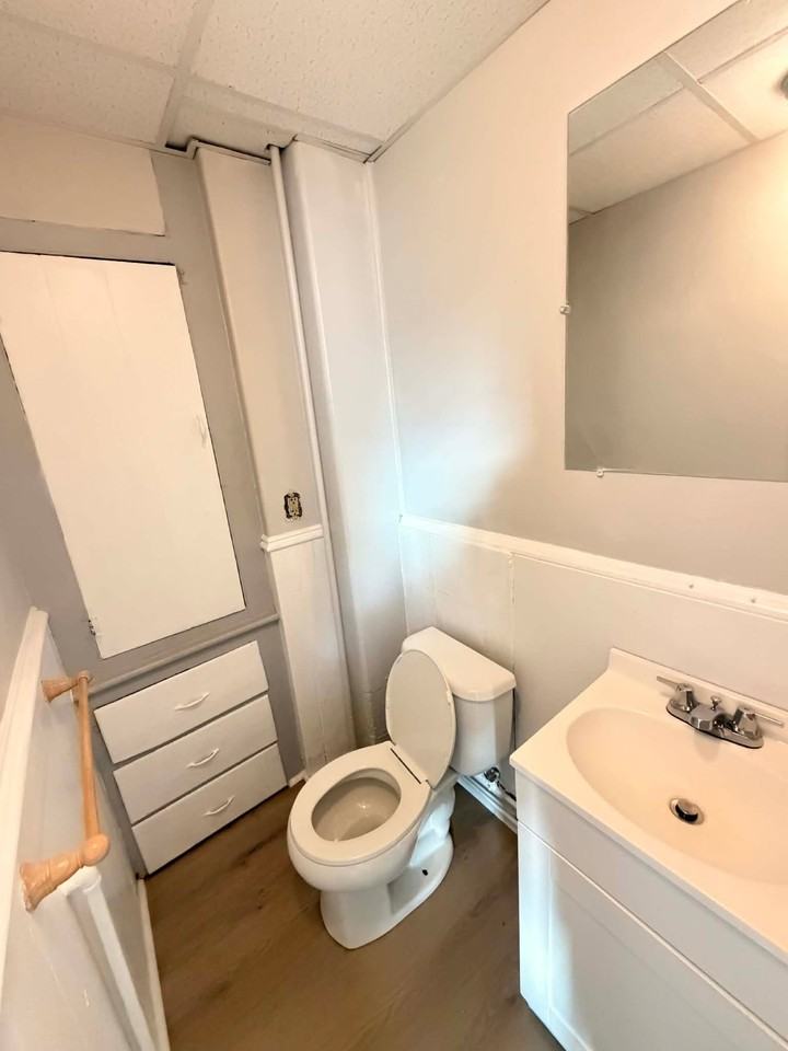 49 Wilson Ave #1 - Photo 4 of 10