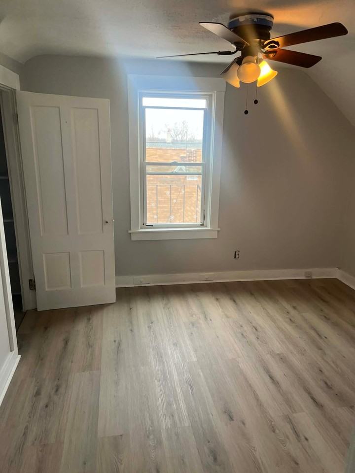 49 Wilson Ave #1 - Photo 6 of 10