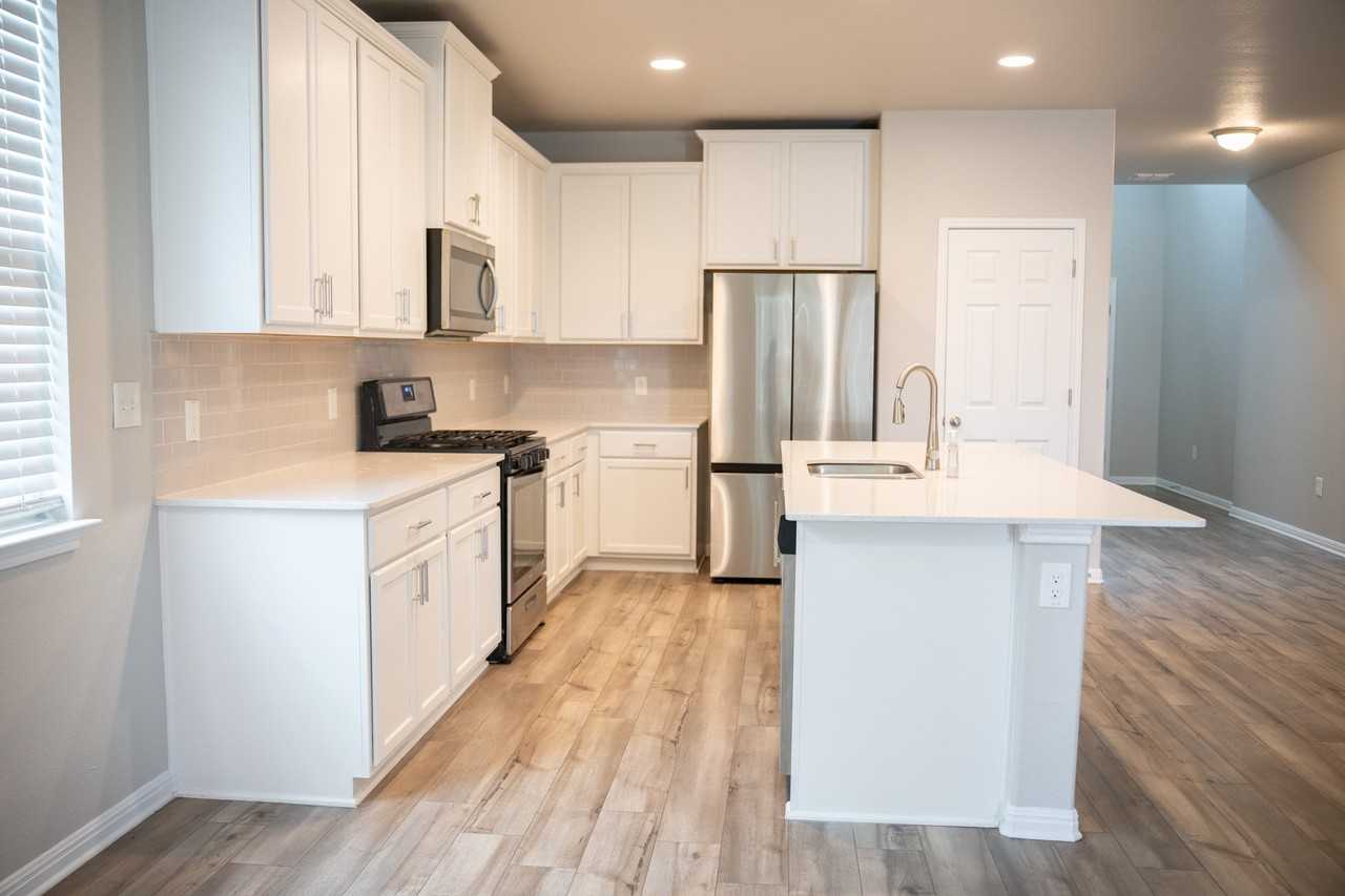 532 Arrowhead Vine St - Photo 6 of 20