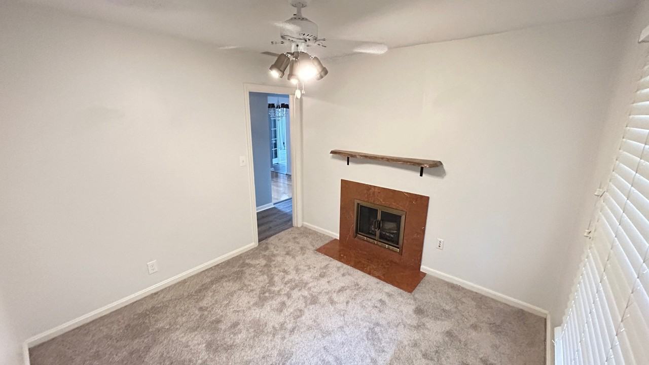 2518 Savannah Rd - Photo 6 of 12