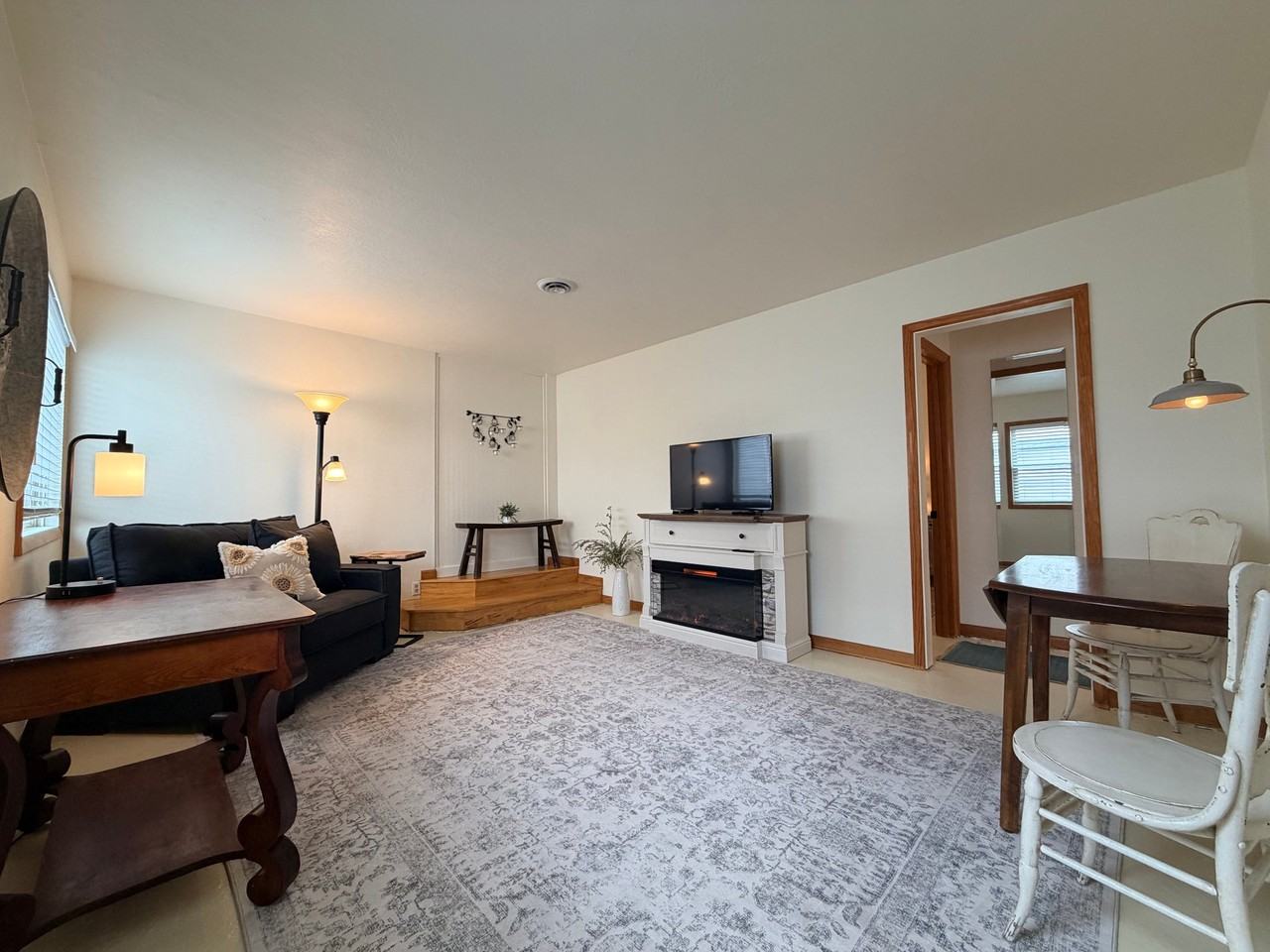 405 S 12th St #B - Photo 6 of 8