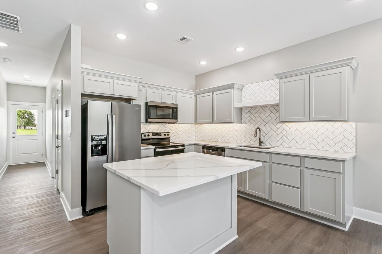 105 Meadowbrook Dr - Photo 4 of 16