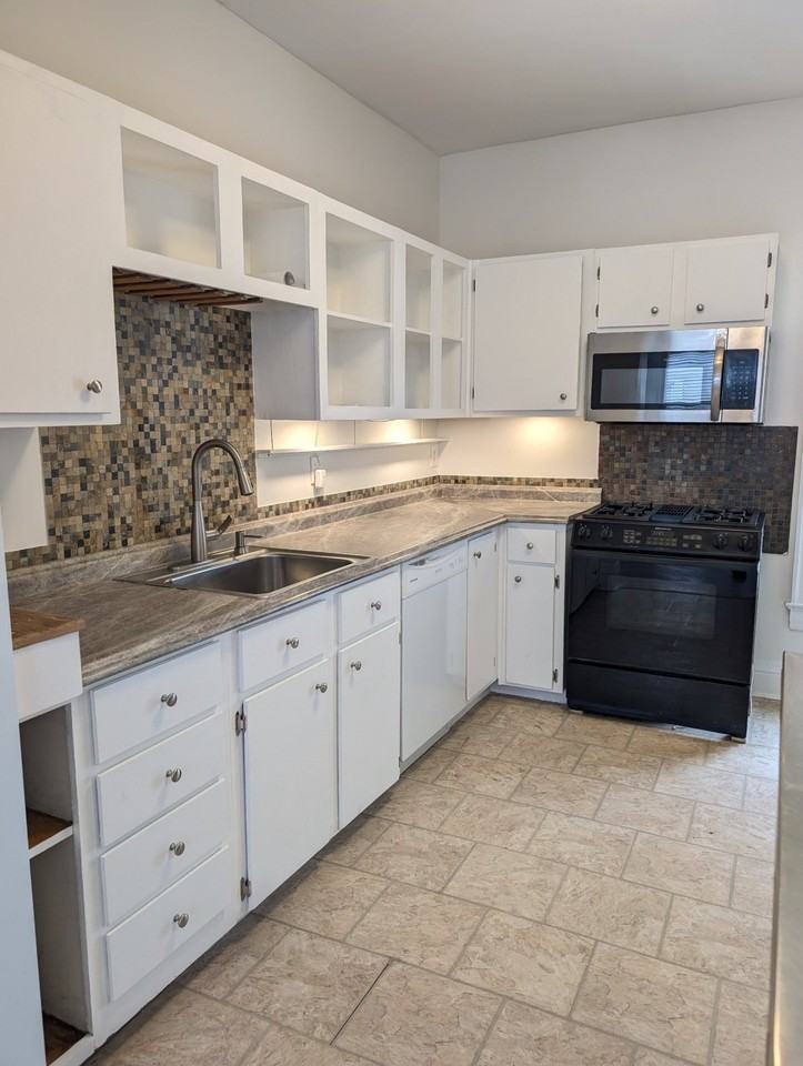 5313 Broadway St #1 - Photo 4 of 20