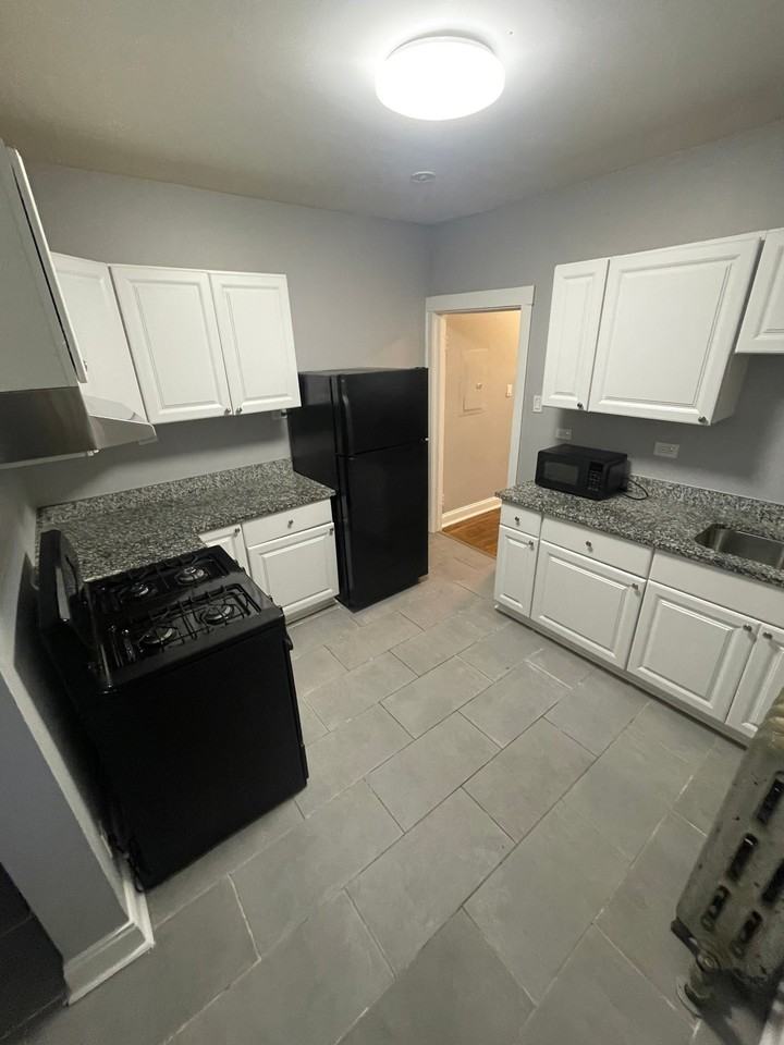 543 E 80th St #1 - Photo 2 of 5