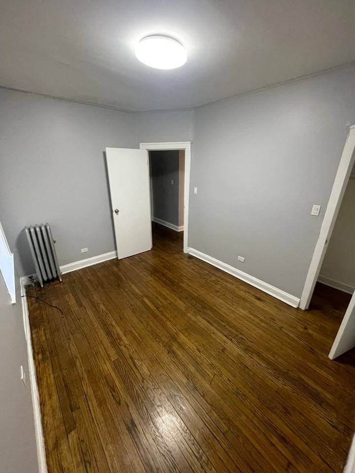 543 E 80th St #1 - Photo 3 of 5